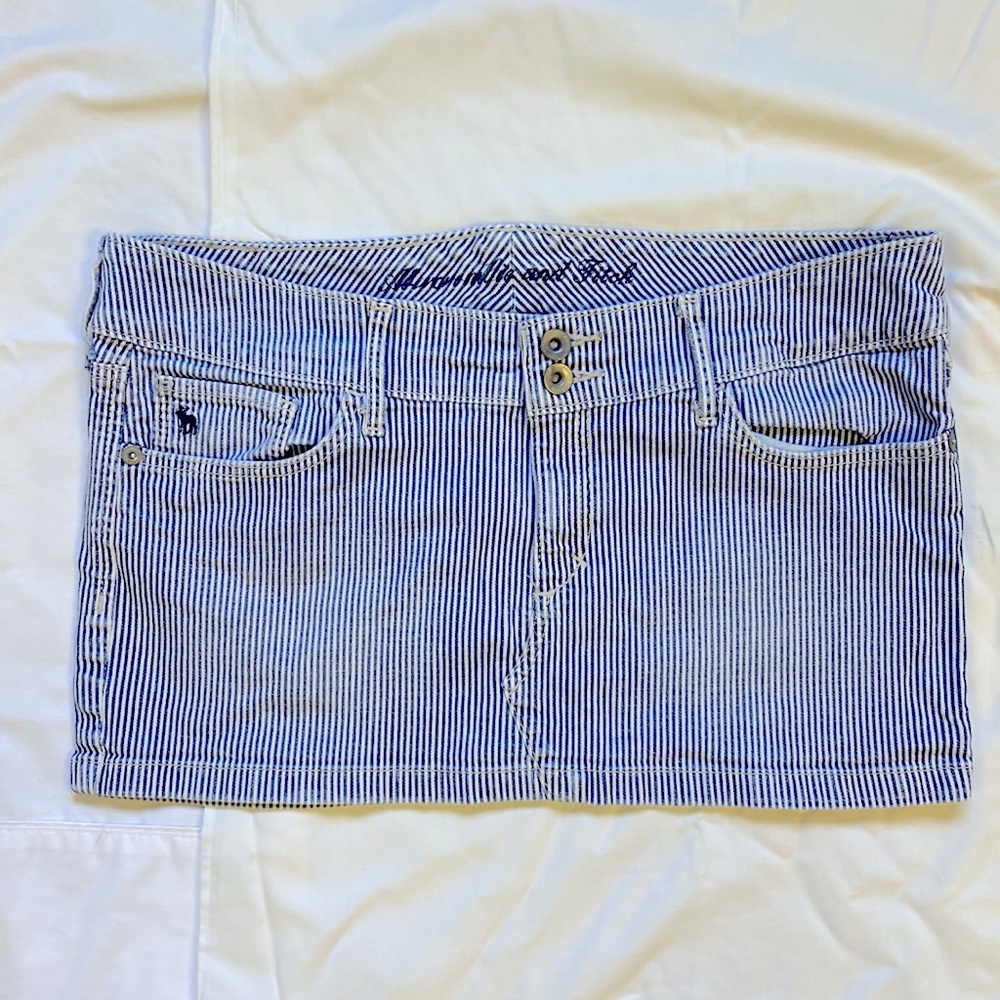 Super Soft Stretch A&F size 2 Skirt